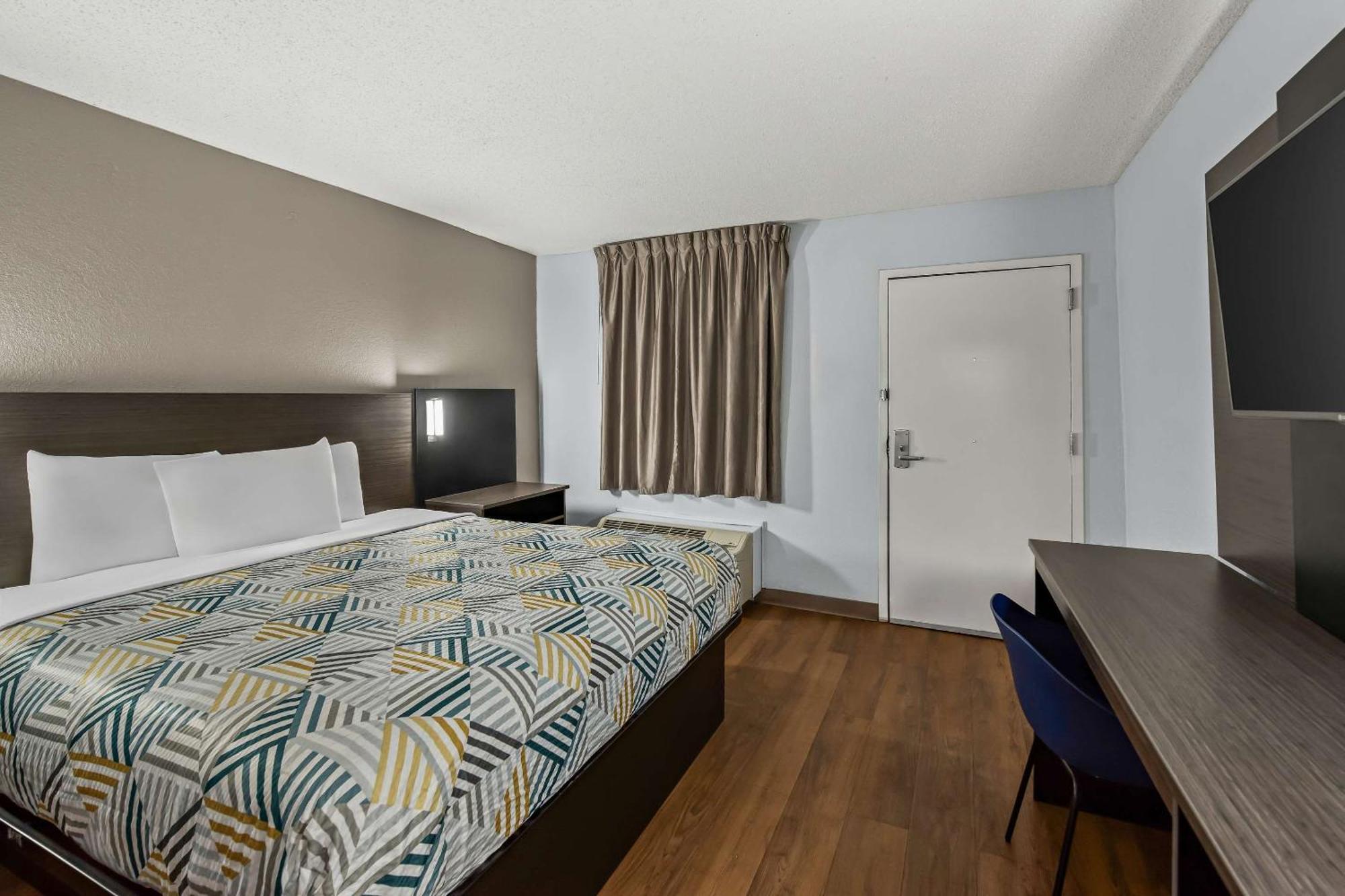Motel 6 Lester - Philadelphia Airport Exterior photo