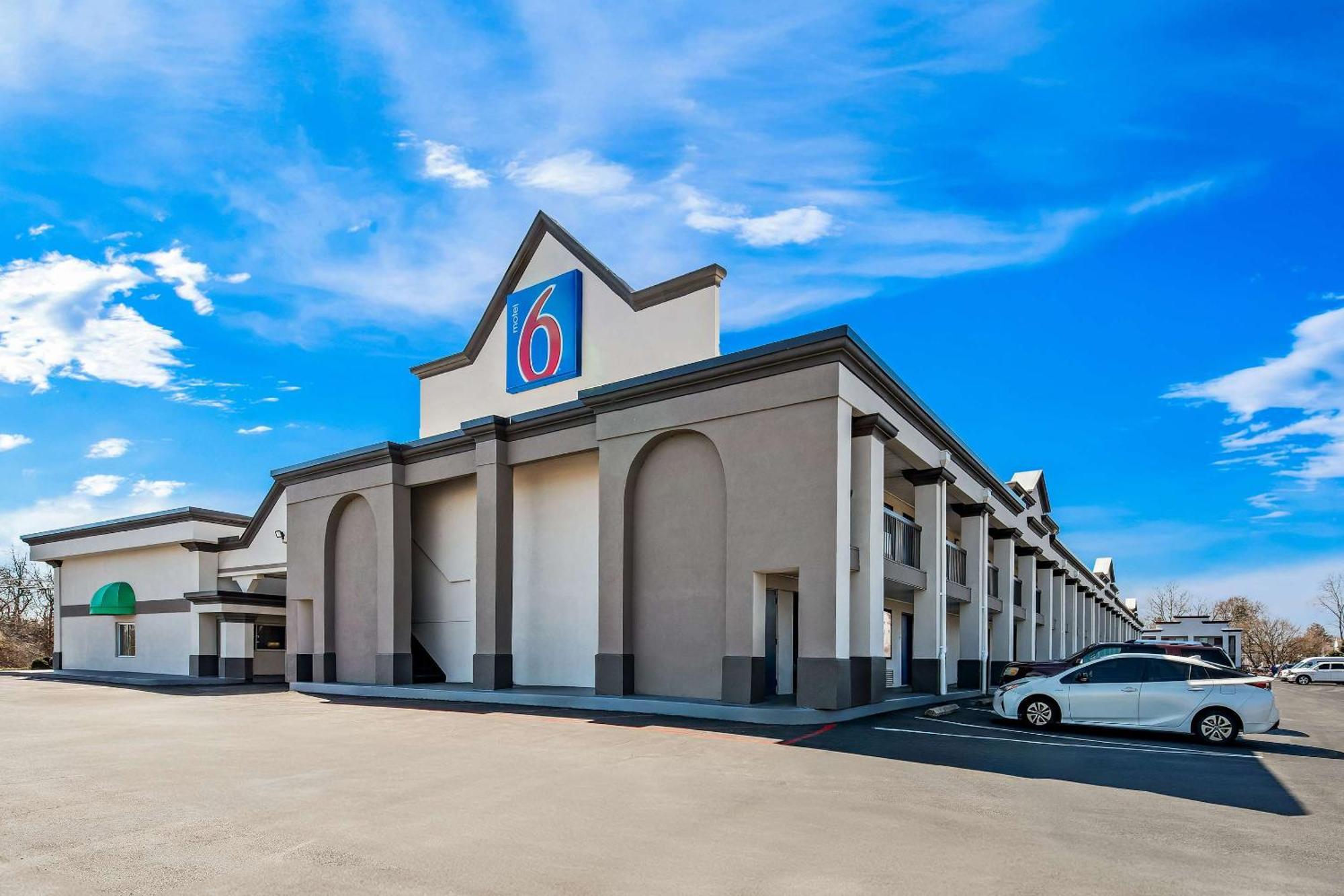 Motel 6 Lester - Philadelphia Airport Exterior photo